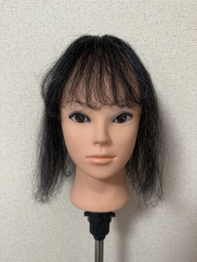 強いくせ毛のウィッグ（長さ出し）
