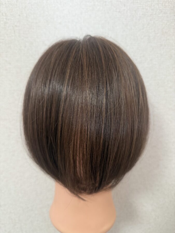 ６０代メッシュ入りの部分ウィッグ（後ろ）